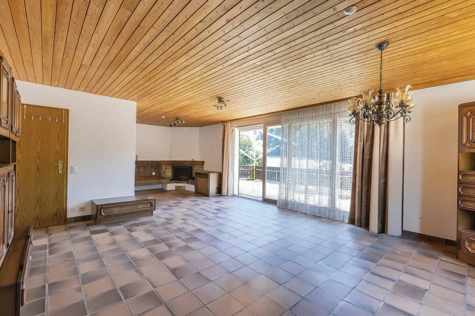 Cerchi una casa in campagna con potenziale, pace e buona accessibilità?