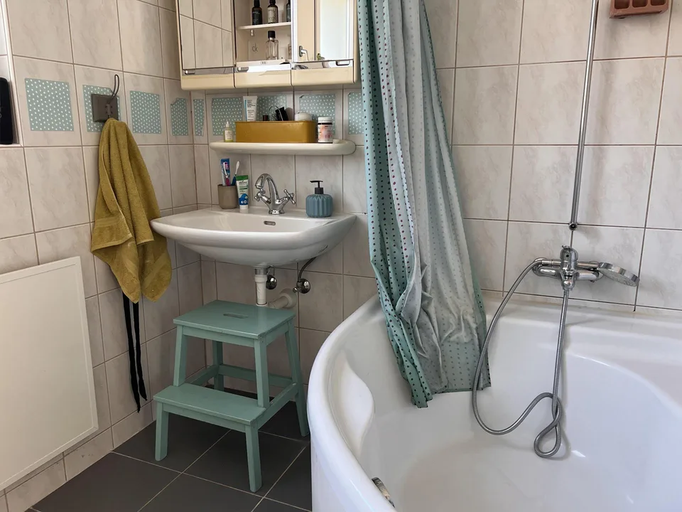 Grosses und freistehendes 6 Zimmer Einfamilienhaus