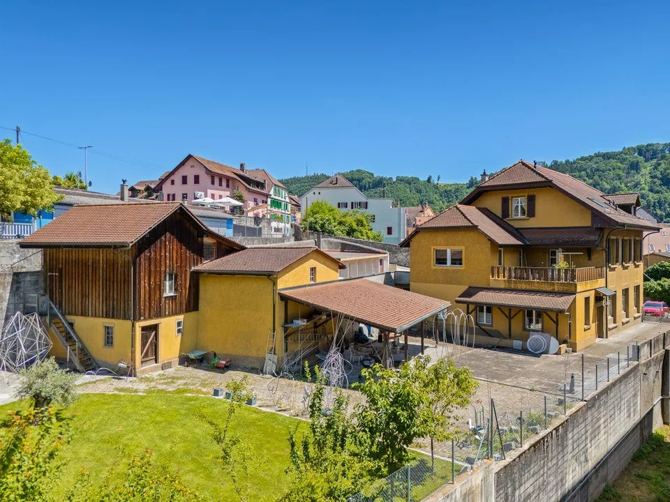 Maison idéale pour une grande famille ou artisan!