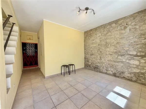 Arosio-Mugena: Einfamilienhaus 3.5 Zimmer