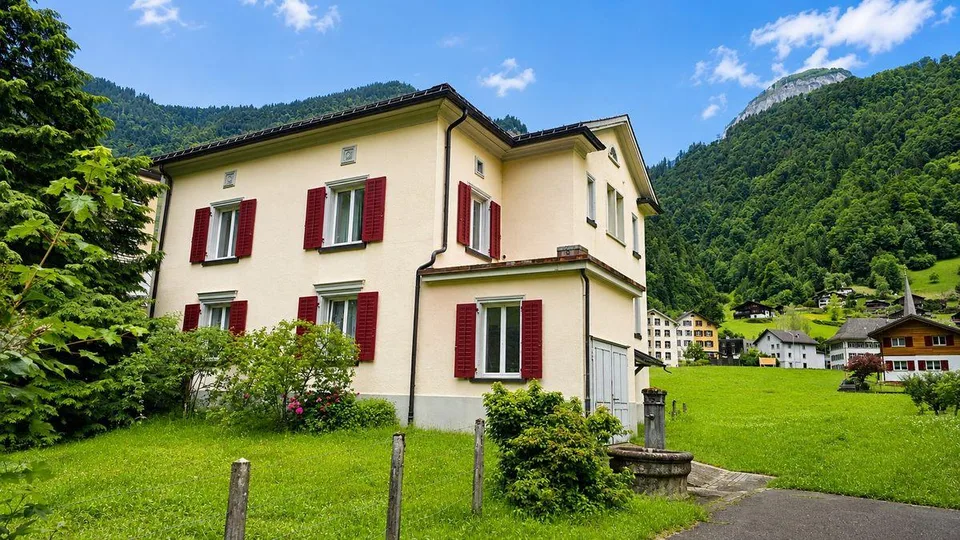 Casa unifamiliare indipendente con ampio giardino a Luchsingen