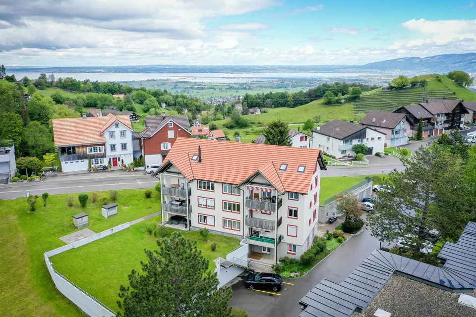 Appartement charmant avec vue lointaine sur le vert et plan d'étage spacieux