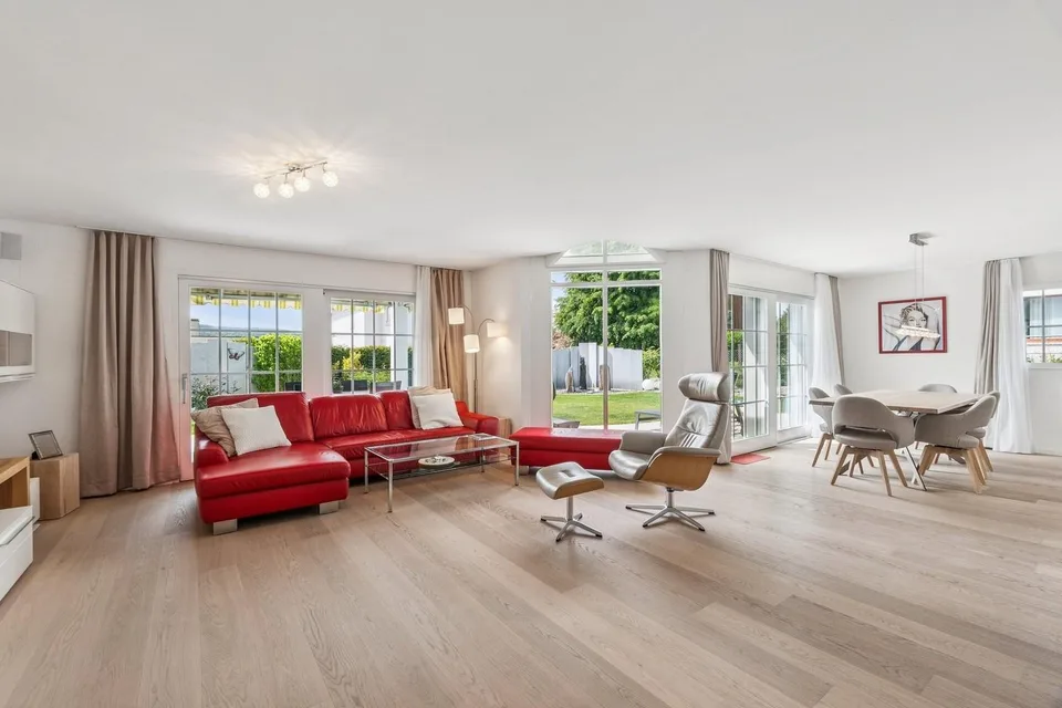 La tua nuova casa con paradiso di giardino - casa a schiera di 8,5 locali a Unterengstringen