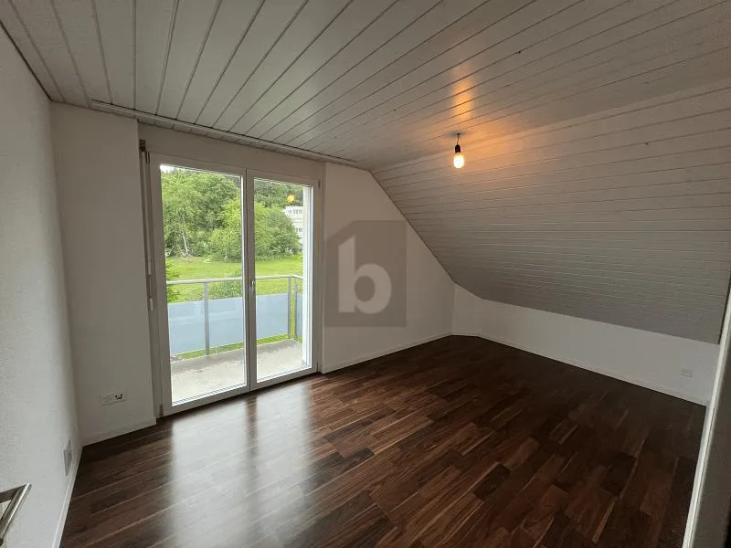 Light-Flooded and Modern in a Private Location