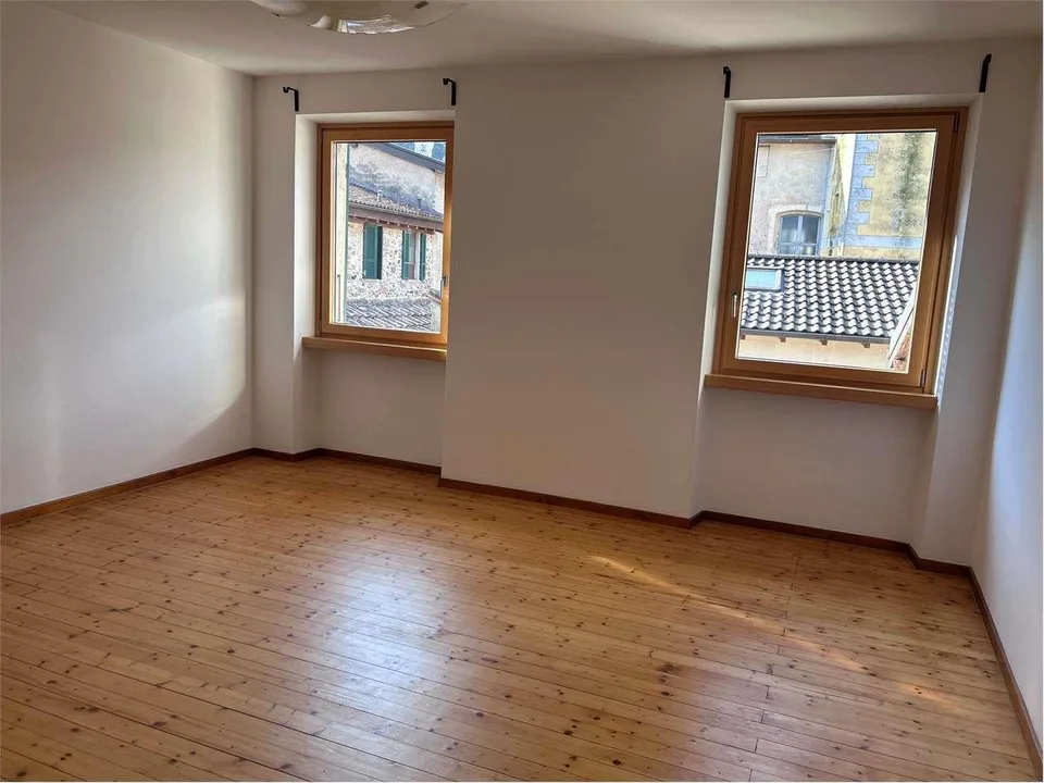 BRUSINO: 3,5 Zimmer komplett renoviert