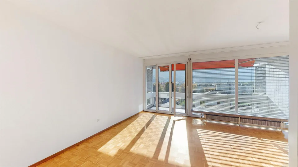 Helles Einzimmerapartment mit Terrasse in strategischer Lage