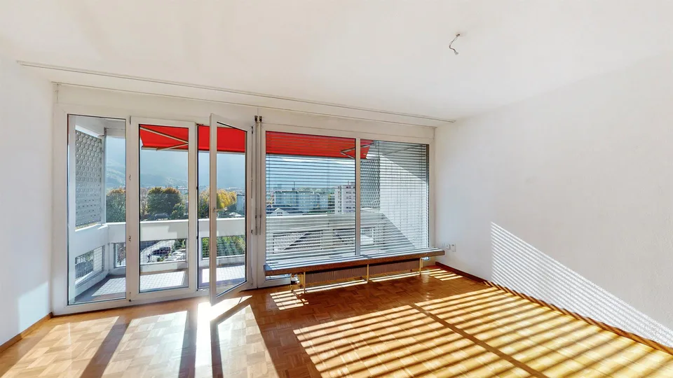 Helles Einzimmerapartment mit Terrasse in strategischer Lage