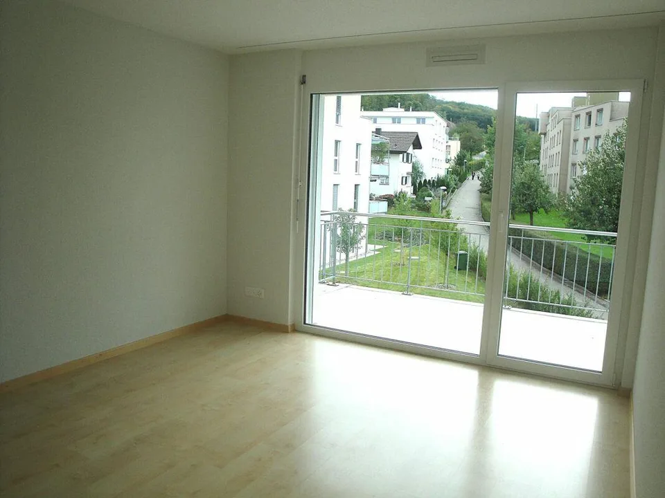 APPARTAMENTO BELLO CON AMPIO BALCONE