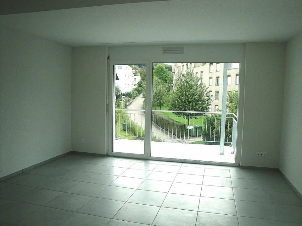 APPARTAMENTO BELLO CON AMPIO BALCONE