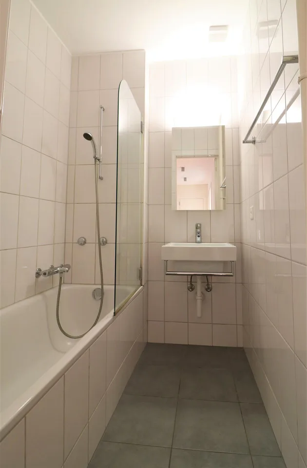 Moderne Wohnung direkt im Zentrum/Appartement moderne en plein centre – photo 6 of 7