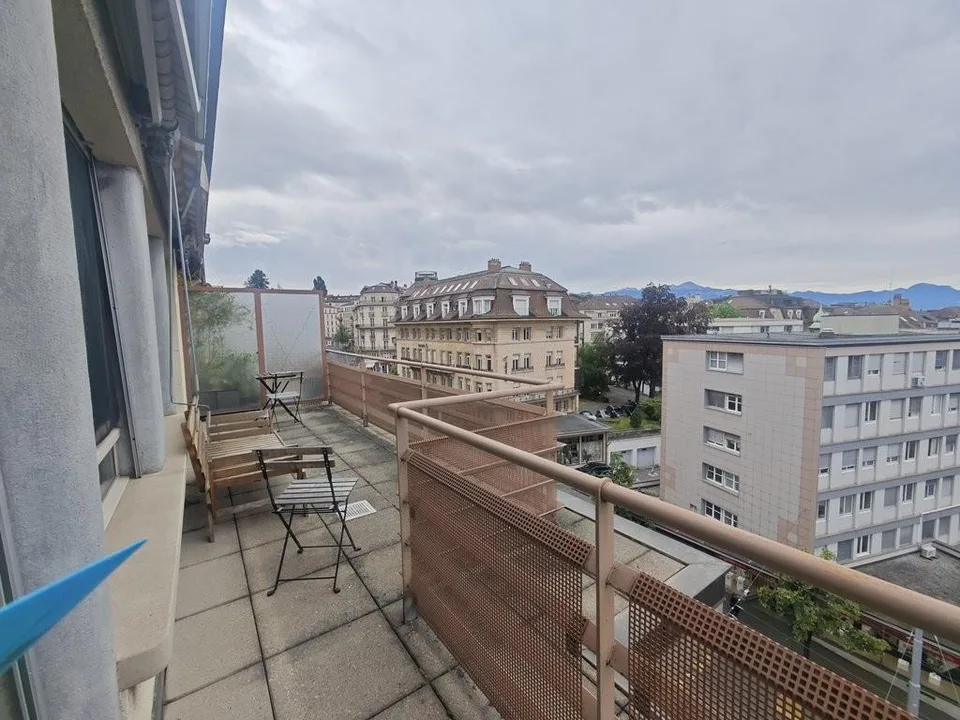 Splendido appartamento con vista sul lago, situato a 5 minuti dalla stazione