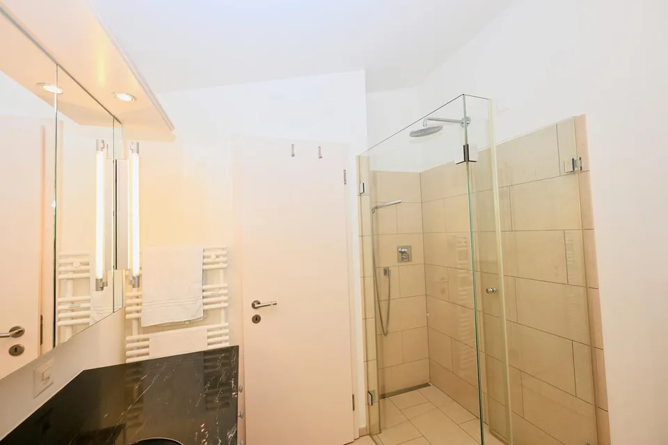 Elegante Attico Duplex con Vista Spettacolare sul Lago di Lugano – foto 18 di 26
