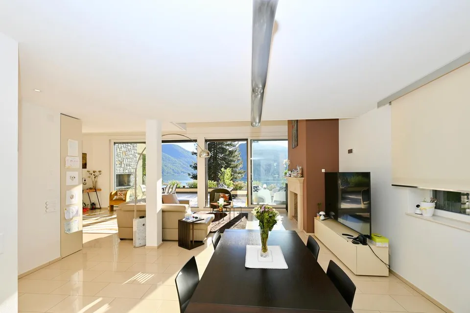 Elegante Attico Duplex con Vista Spettacolare sul Lago di Lugano – foto 9 di 26