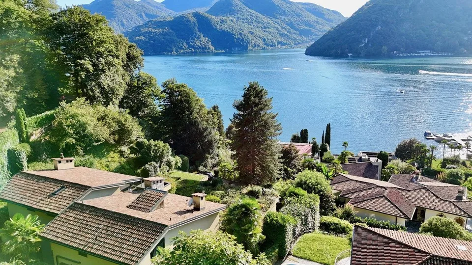 Elegante Attico Duplex con Vista Spettacolare sul Lago di Lugano – foto 7 di 26