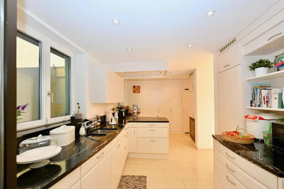 Elegante Attico Duplex con Vista Spettacolare sul Lago di Lugano – foto 14 di 26