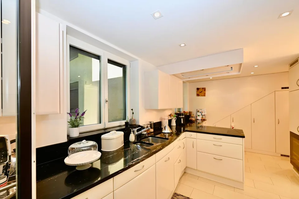 Elegante Attico Duplex con Vista Spettacolare sul Lago di Lugano – foto 13 di 26