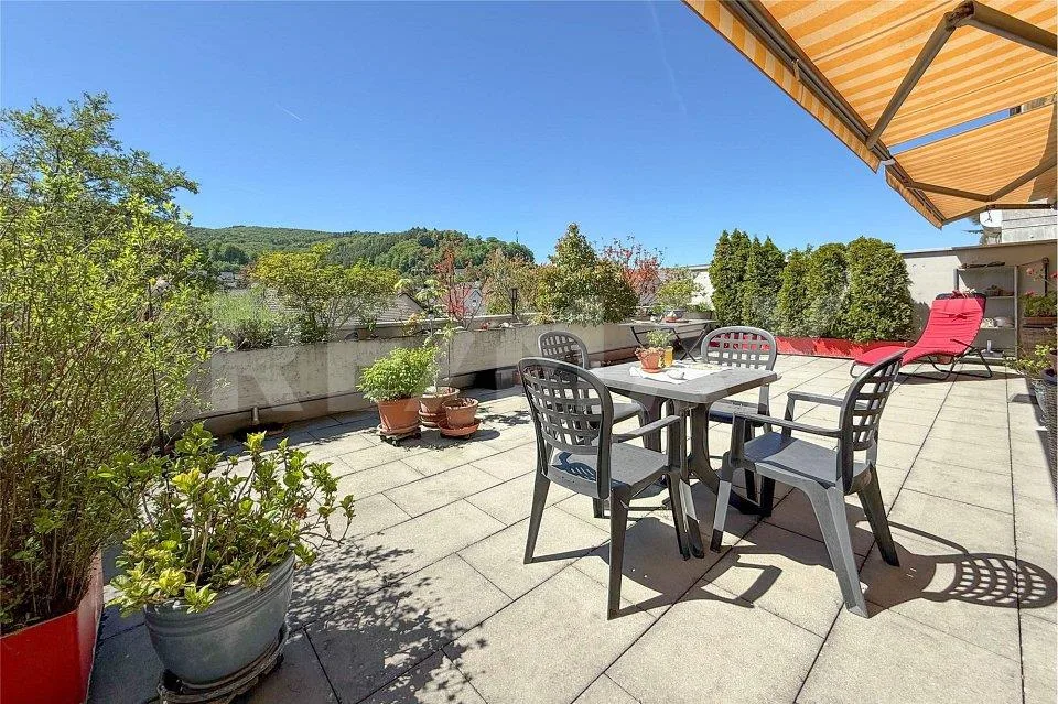 Terrassenwohnung mit toller Aussicht und zusätzlichem Garten in Zei...