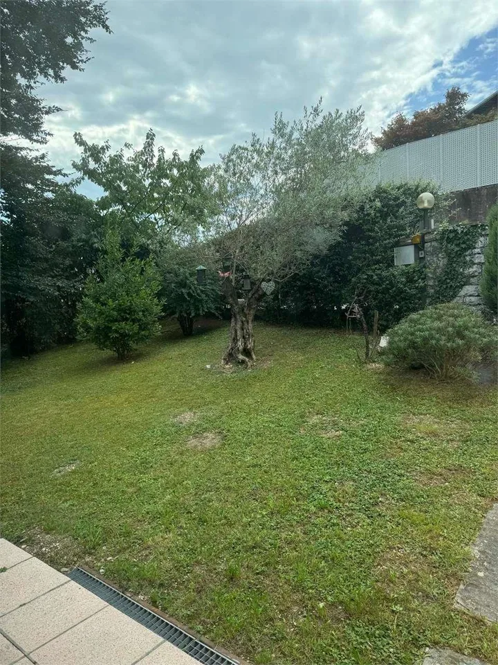 Villa con piscina e ampio terreno