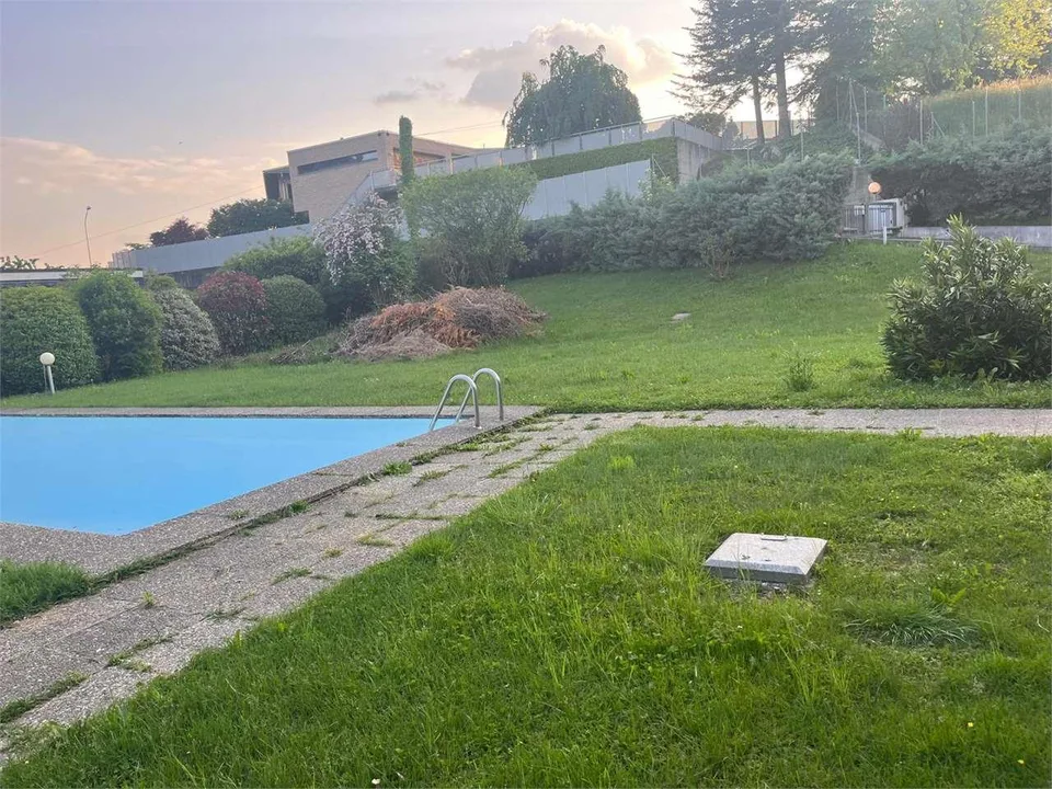 Villa con piscina e ampio terreno