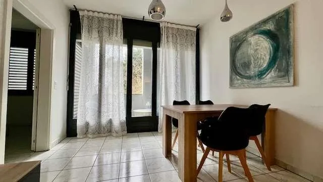 Appartamento luminoso con grande terrazza coperta e potenziale due uni