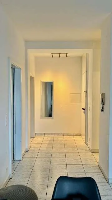 Helles Apartment mit großer überdachter Terrasse und Potenzial für zwei Einheiten – Foto 10 von 13