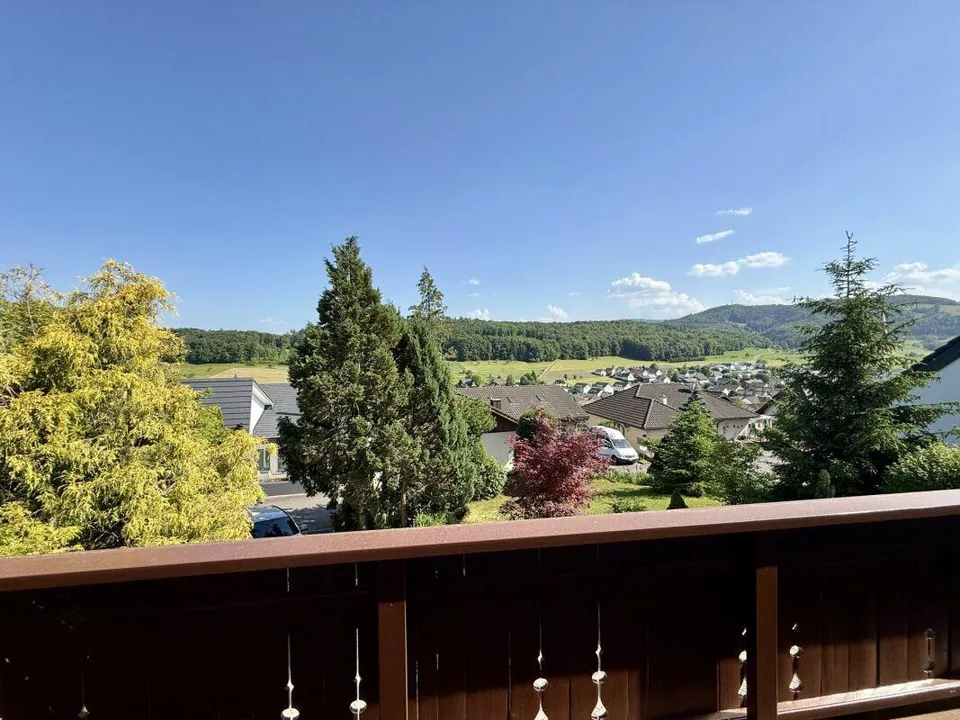 Einfamilienhaus in Topzustand mit viel Umschwung und Aussicht