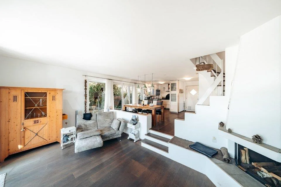 Casa a schiera d'angolo attraente con vista aperta