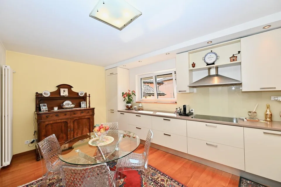 Casa con 2 Appartamenti e Giardino vicino a TASIS e Lugano – Foto 11 von 19