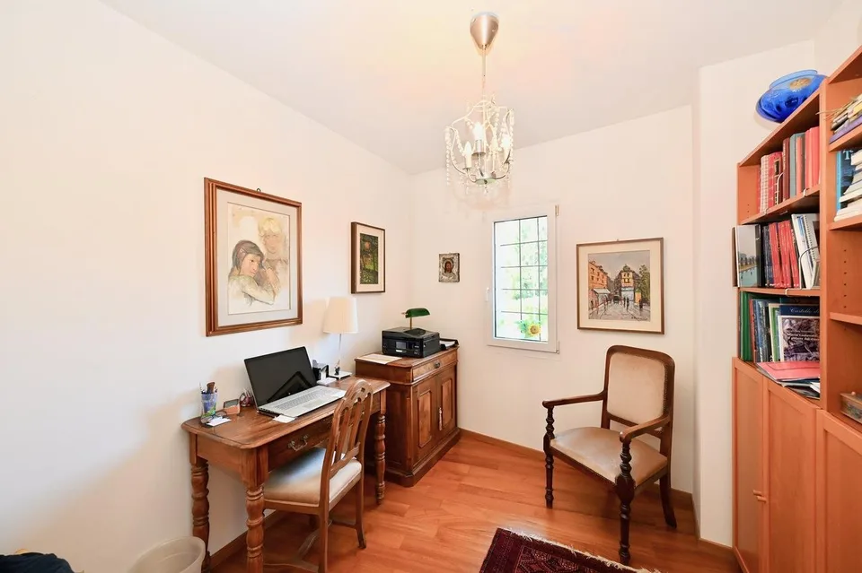Casa con 2 Appartamenti e Giardino vicino a TASIS e Lugano – Foto 16 von 19