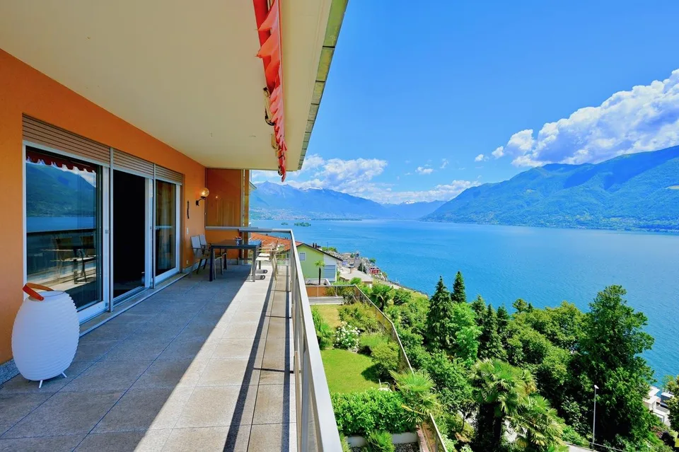 Ihre Ferienresidenz am Lago Maggiore, wo das Blau niemals endet