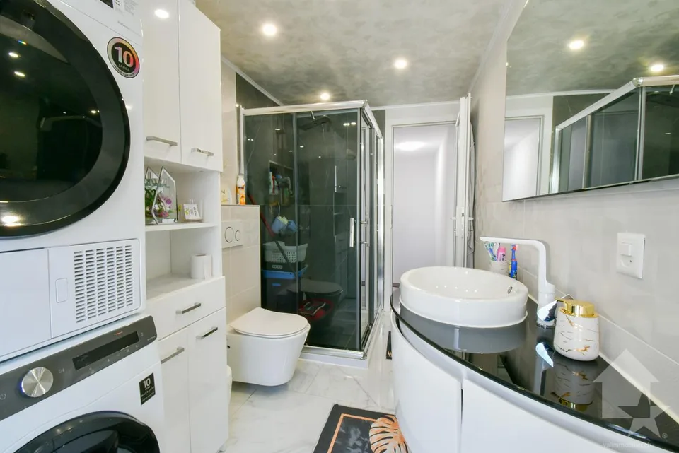 Grande casa familiare con appartamento annesso a Dorénaz – foto 6 di 23