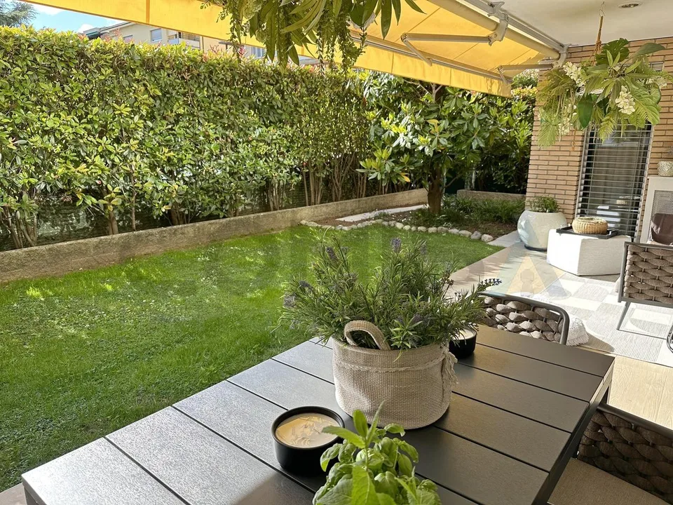 Viganello-Lugano Elegante appartamento 5.5 locali con giardino privato