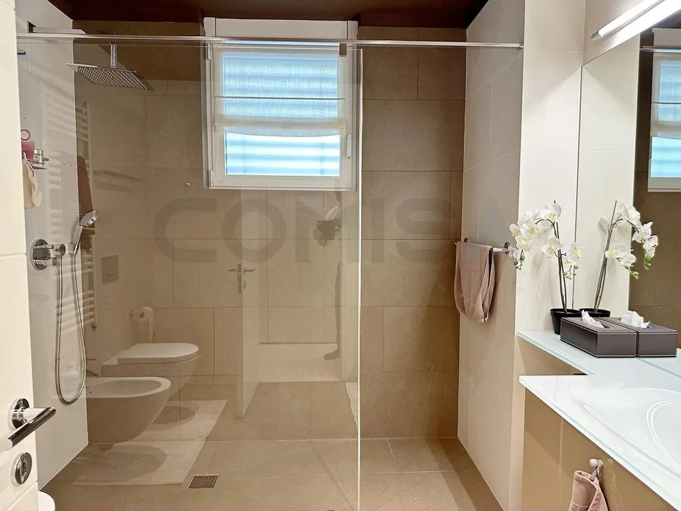 Viganello-Lugano Elegante appartamento 5.5 locali con giardino privato – Foto 7 von 7