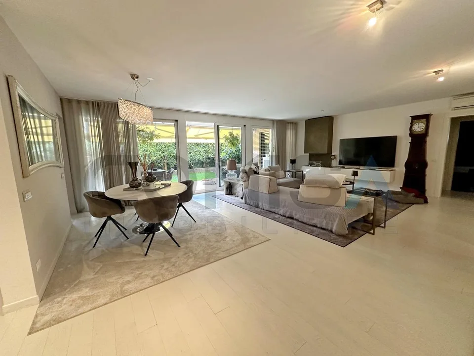 Viganello-Lugano Elegante appartamento 5.5 locali con giardino privato