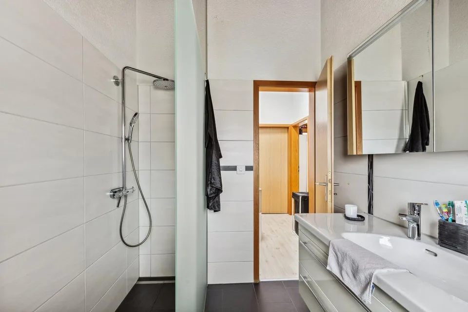 4.5 Zimmer Reihenfamilienhaus in Biel-Bienne – Foto 7 von 10