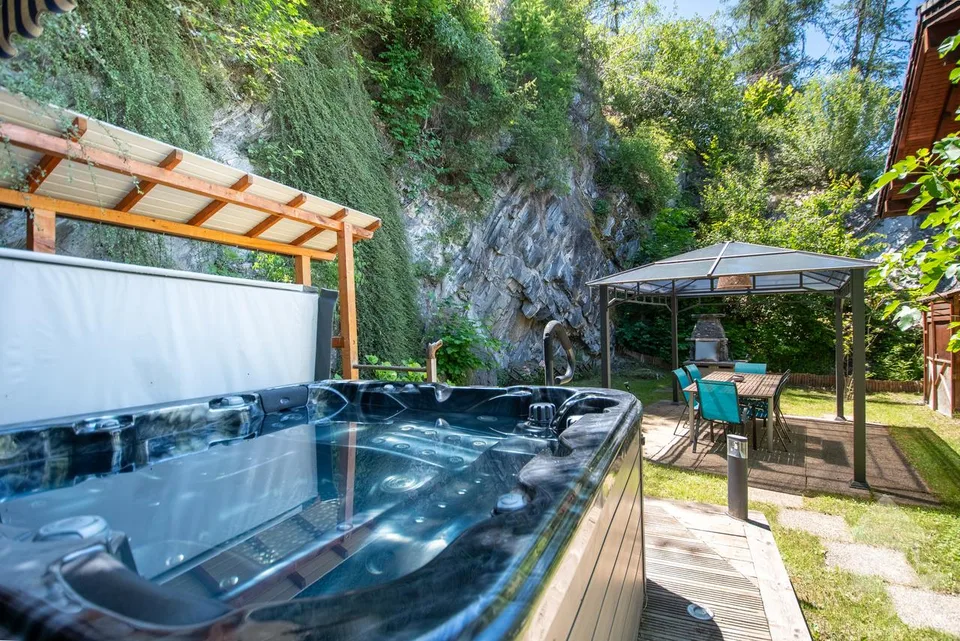 Magnifico chalet di carattere situato nei mayens di Saxon