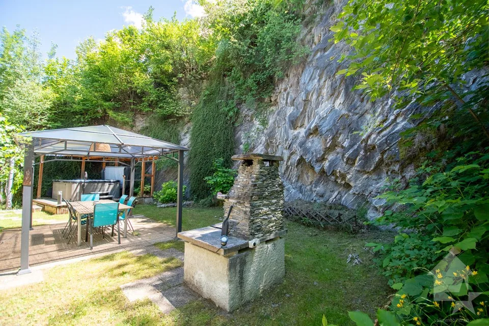 Magnifico chalet di carattere situato nei mayens di Saxon