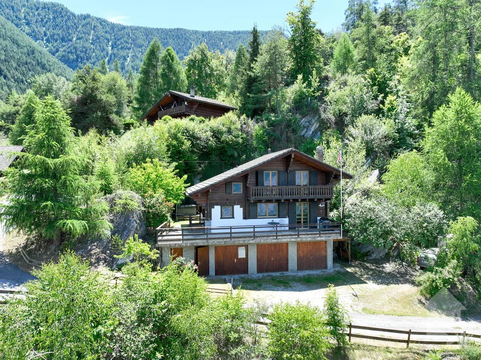 Magnifique chalet de caractère situé dans les mayens de Saxon