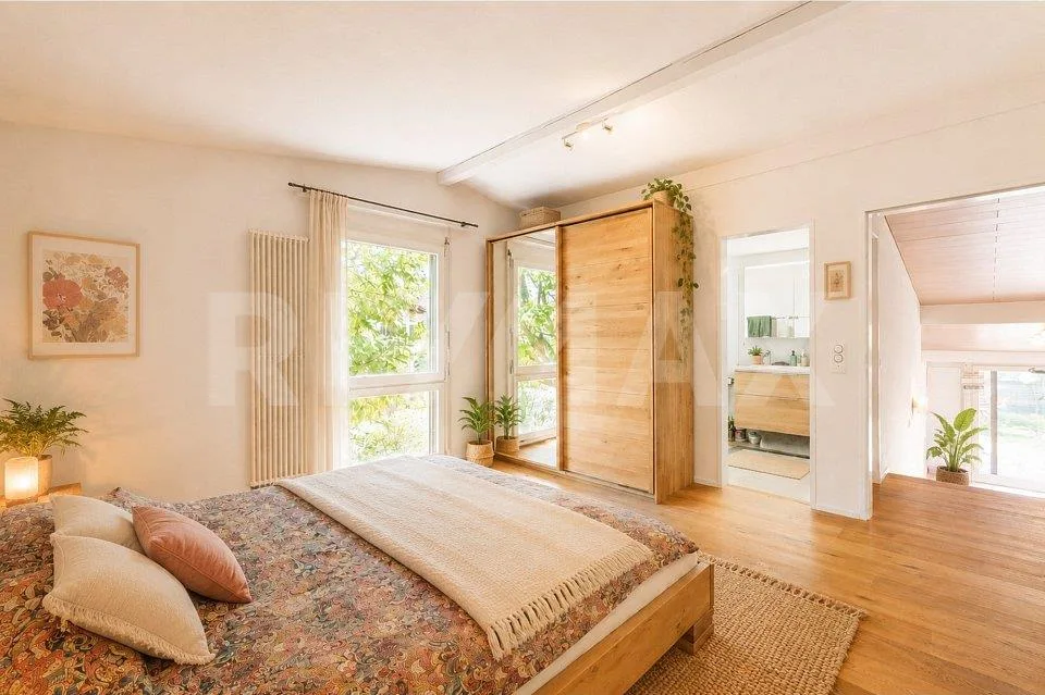 Felicità familiare in una zona residenziale molto richiesta, deliziosa casa unifamiliare di 5,5 locali con giardino soleggiato