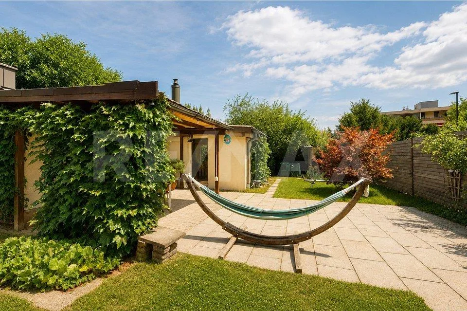 Bonheur familial dans un quartier résidentiel très demandé, charmante maison unifamiliale de 5,5 pièces avec jardin ensoleillé – photo 9 sur 10