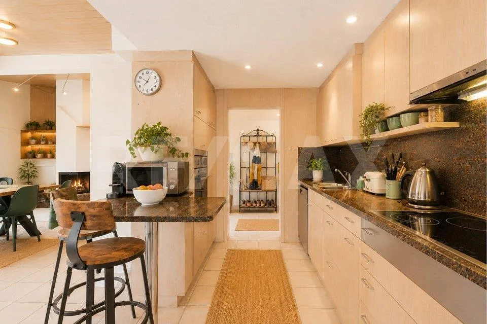 Felicità familiare in una zona residenziale molto richiesta, deliziosa casa unifamiliare di 5,5 locali con giardino soleggiato