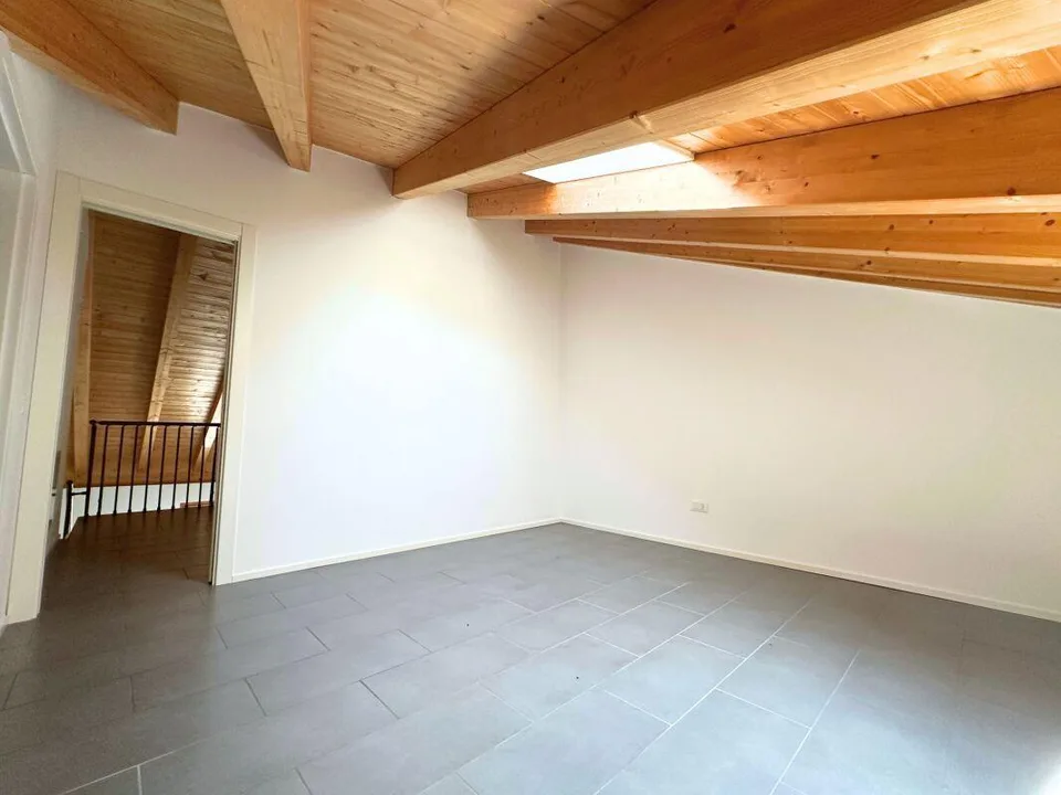 Charakteristische 3.5-Zimmer-Duplexwohnung im letzten Stock – Foto 12 von 20