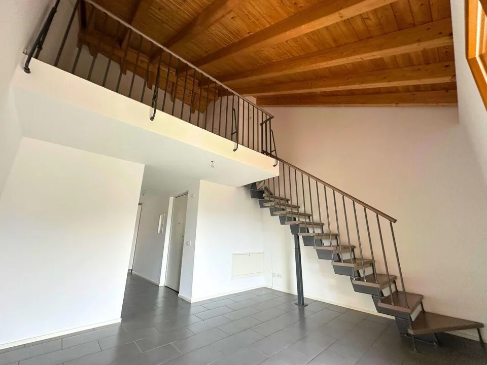 Caratteristico appartamento duplex di 3.5 locali, ultimo piano