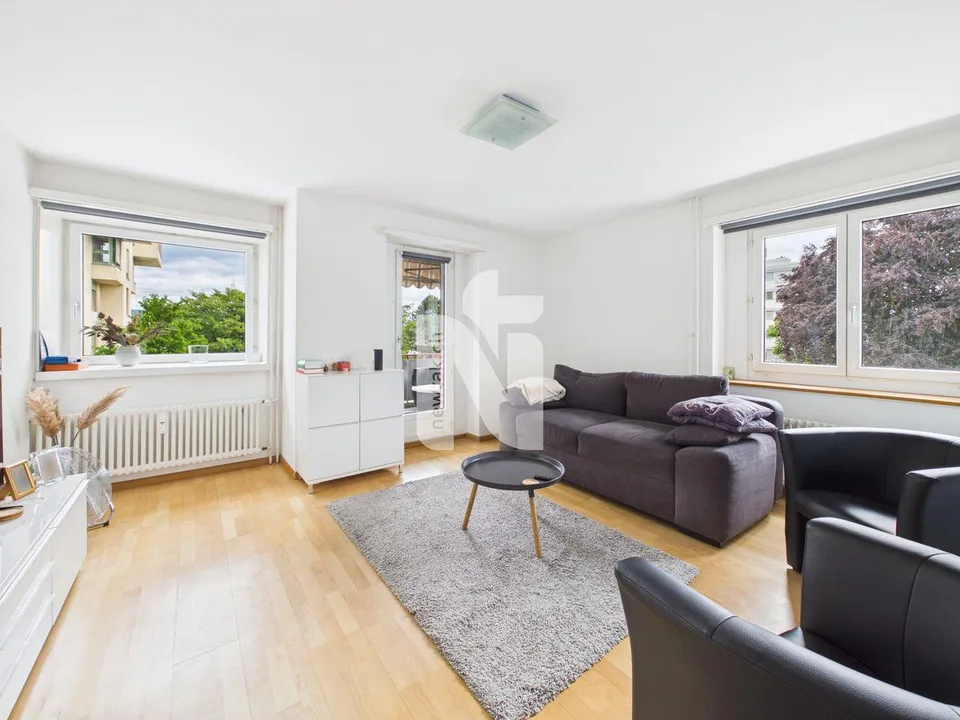 Grosszügig und lichtdurchflutet: 4.5-Zimmer-Wohnung mit Sauna, Balk...