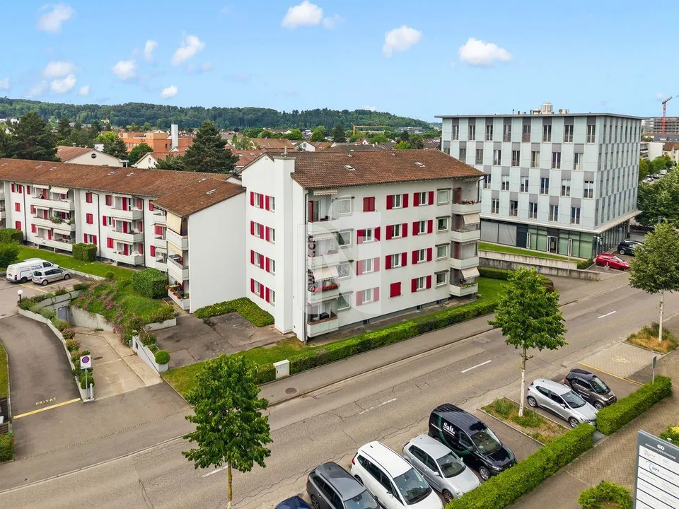 Grosszügig und lichtdurchflutet: 4.5-Zimmer-Wohnung mit Sauna, Balk...