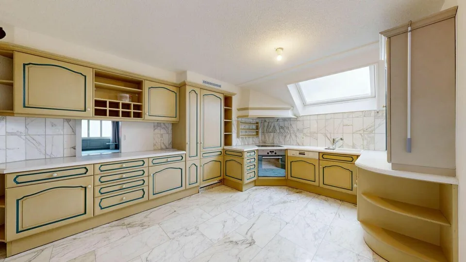 Impressive 5.5 room maisonette apartment – photo 6 of 15