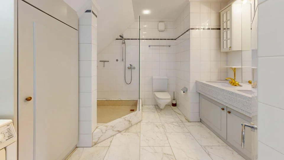 Impressive 5.5 room maisonette apartment – photo 12 of 15