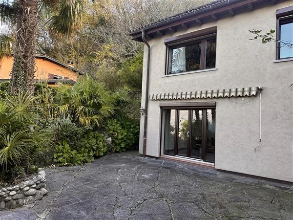 Carabbia: Maison unifamiliale 7,5 pièces