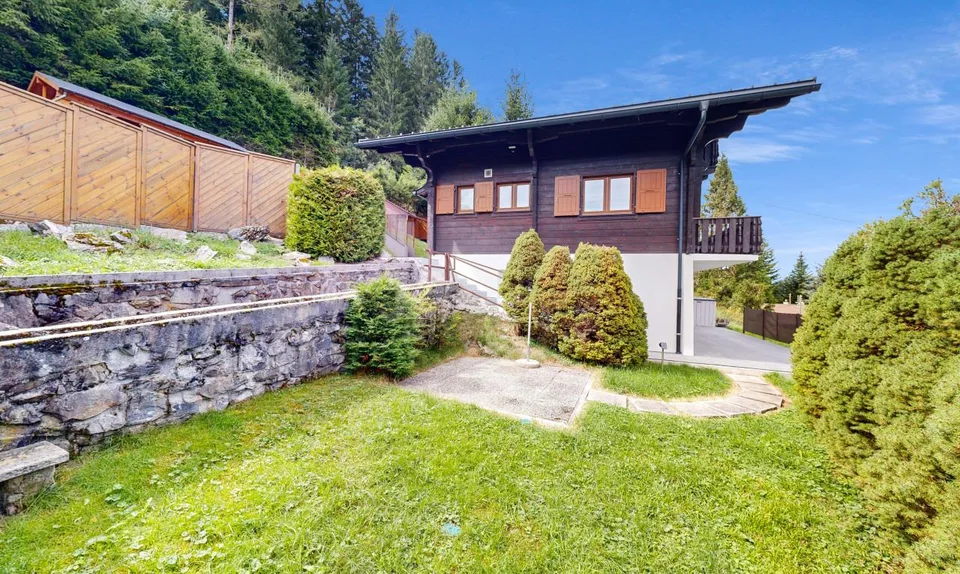 Magnificent renovated chalet with studio - Sale to foreigners possible