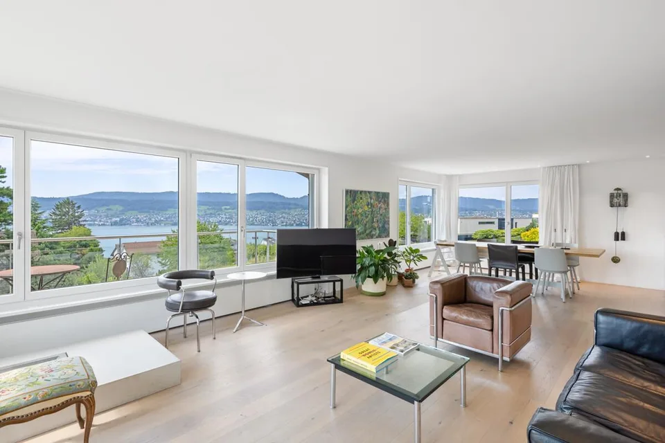 Attraktive 3.5-Zimmer-Wohnung mit Gartenidylle in Herrliberg
